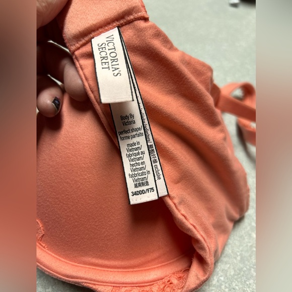 Victoria’s Secret padded peach color 34DDD bra - Picture 4 of 5